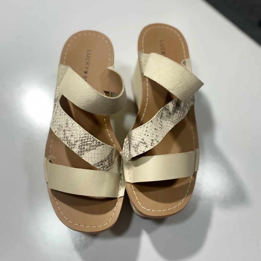 Lucky Brand Mimya Leather Chunky Platform Open Toe‎ Slip On Wedges NWOT Size 9